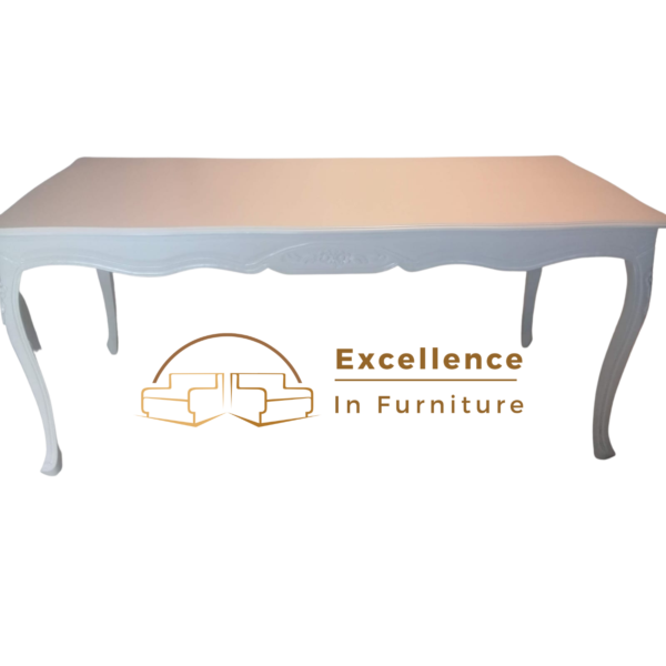 Mesa de comedor estilo Luis xv