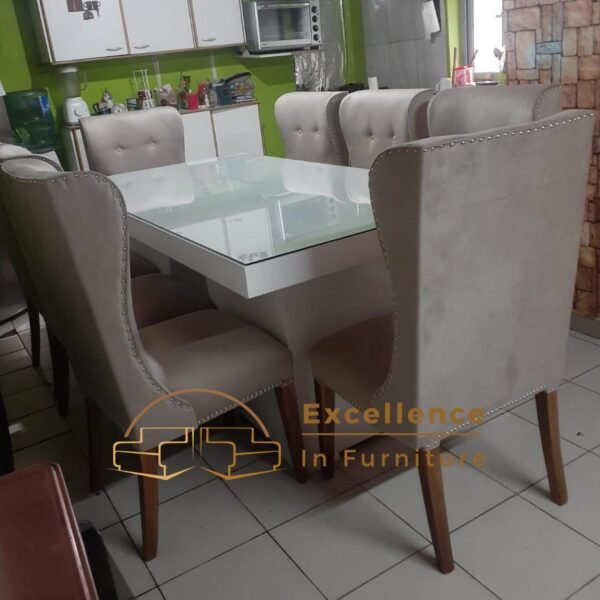 Mesas y Siillas estilos Modernos laqueados en pintura poliuretanica