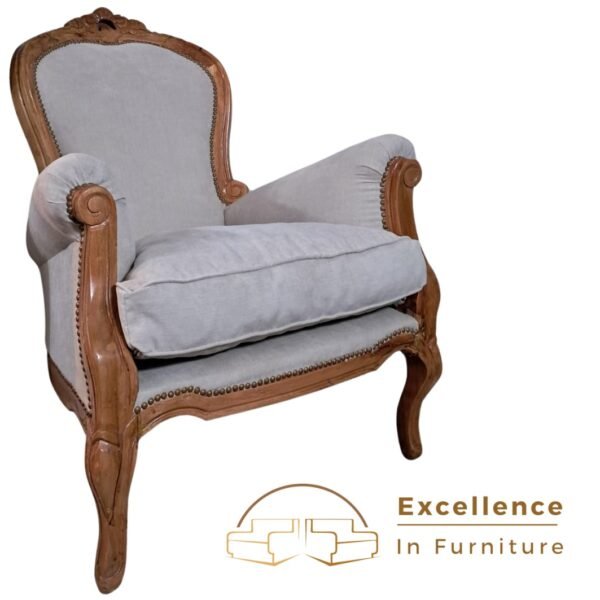 Sillón colonial tallado